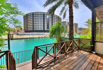 Amwaj Sea View Villa has Balcony rooms