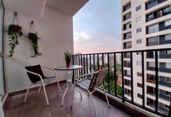 Departamento con hermosa vista, c  ntrico y piscina has rooms with a private hot tub