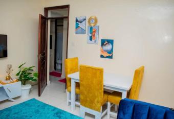 Tom Mboya apartments has rooms with a private hot tub