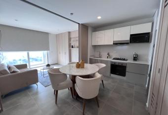 Salguero Suites - Lujoso Apartamento Con Vista Al Mar has Balcony rooms