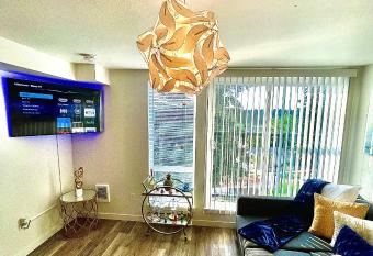 Urban Haven: Luxurious Condo with exclusive rooftop access in Seattle allows 18 year olds to book a room