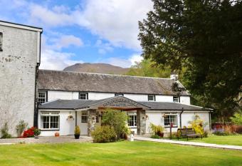 Rowardennan Hotel allows 18 year olds to book a room