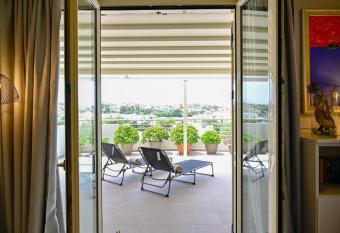 Domus Vita Heraklio has Balcony rooms