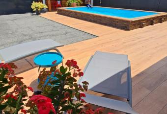 Les cocotiers d Aladya allows 18 year olds to book a room