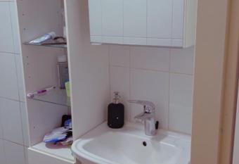 Bonny has rooms with a private hot tub