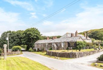 Trehellas House Hotel & restaurant allows 18 year olds to book a room