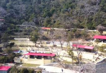 Hermitage Farm Badisher (Morni Hills) has Smoking/Balcony rooms