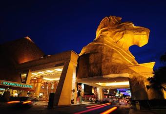 SUNWAY LAGOON/PYRAMID/UNIVERSITY l 6-15pax l has Balcony rooms