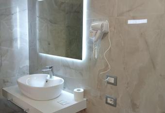 Rosy s House has Balcony rooms