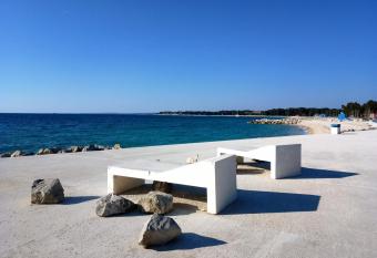 Abelia Pool View Studio allows 18 year olds to book a room