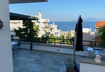 AegeanNorth Suite allows 18 year olds to book a room