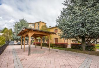 Casa Teresa Fusetti allows 18 year olds to book a room