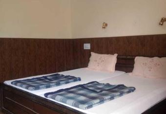 OYO 81325 Gyespa Hotel And Restaurant allows 18 year olds to book a room