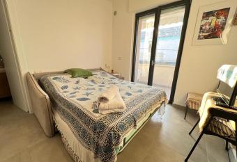 Suite Rita - Castro Citt   allows 18 year olds to book a room