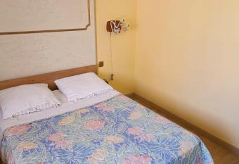 Casa Victoria allows 18 year olds to book a room