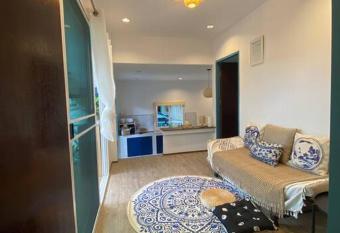 Kapila -Cozy Two Bedrooms Beach House has Balcony rooms