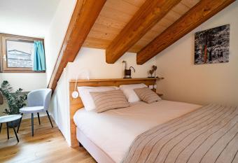 Aosta Holiday Apartments has Balcony rooms