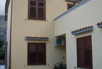 Casa vacanze con terrazza panoramica San Vito lo Capo has Balcony rooms