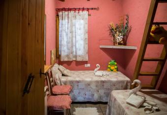 Lo Rac   de Peret has Balcony rooms