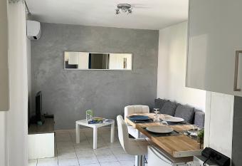 Appartement cosy has Balcony rooms