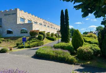 Le Royal Picardie allows 18 year olds to book a room