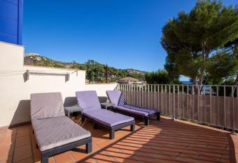 Maison Climatis  e Vue Mer has Balcony rooms