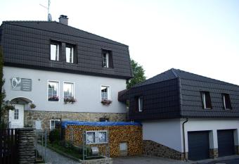 Studia Relax has Balcony rooms