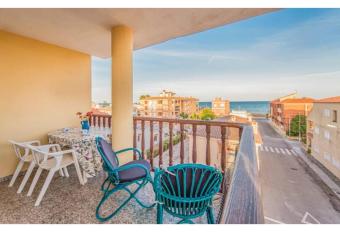 Moncofa Beach has Balcony rooms