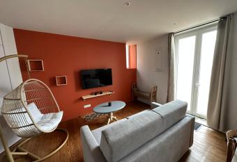 *Le Terracotta* T2 Hyper-Centre has Balcony rooms