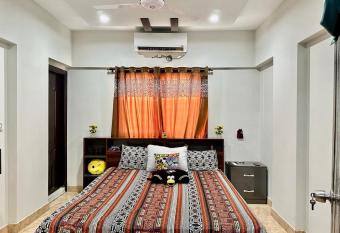 The Blissful Apt Cosy HideAway                    allows 18 year olds to book a room