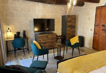 Babel Suites has Balcony rooms