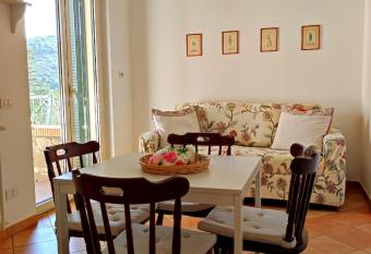 La C  sa allows 18 year olds to book a room