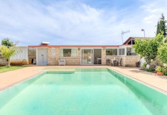 Dependance con piscina has Balcony rooms