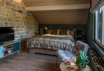 Le Spalace has Balcony rooms