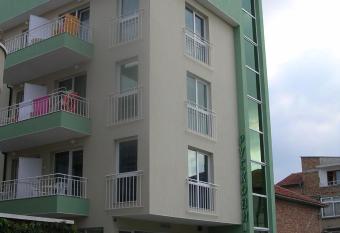 Ruskovi Guest House has Balcony rooms