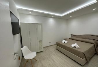 la dimora san marciano allows 18 year olds to book a room