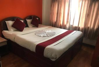 Hotel Lily allows 18 year olds to book a room