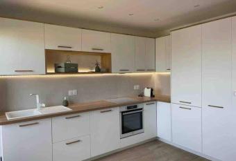 Magnifique Studio has Balcony rooms