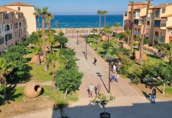 Appartement avec vue sur mer de type T2 location du samedi au samedi en juillet et ao  t has Balcony rooms