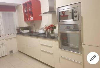 Apartamento muy c  ntrico allows 18 year olds to book a room