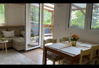 Erd  sor   t Vend  gh  z has rooms with a private hot tub