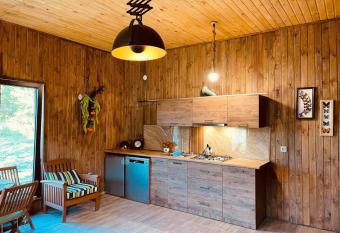 Cottage in Racha Khoteura has Balcony rooms