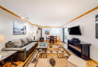 Alderwood Serenity has Balcony rooms