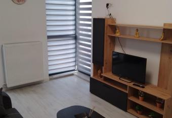 Apartament mamaia nord margo has rooms with a private hot tub