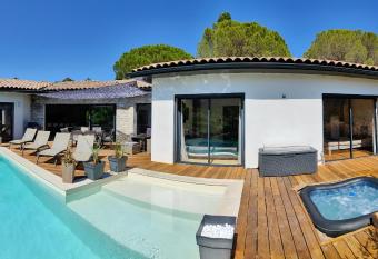 villa des vergers has Balcony rooms