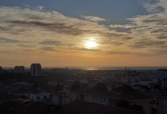 T2 Vue Mer, Terrasse SUD, Climatisation, Piscine allows 18 year olds to book a room