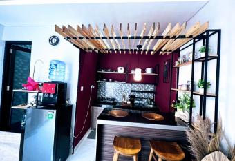 Casa Surf Kampung has rooms with a private hot tub