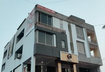 HOTEL PEARL INN has Balcony rooms