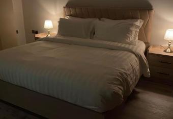 Nice pleasant stay allows 18 year olds to book a room