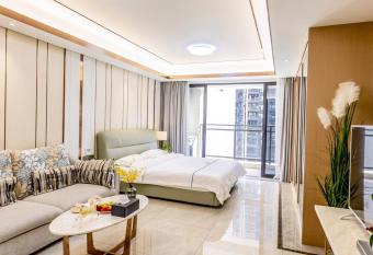 Shengang Executive Apartment - Baoan International Airport Bihaiwan Subway Station has Balcony rooms